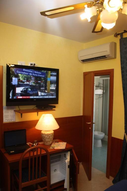 Viennese Due Hotel Рим Екстериор снимка